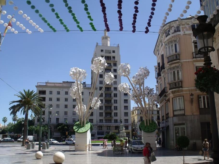 Views In Calm City Center Málaga Esterno foto